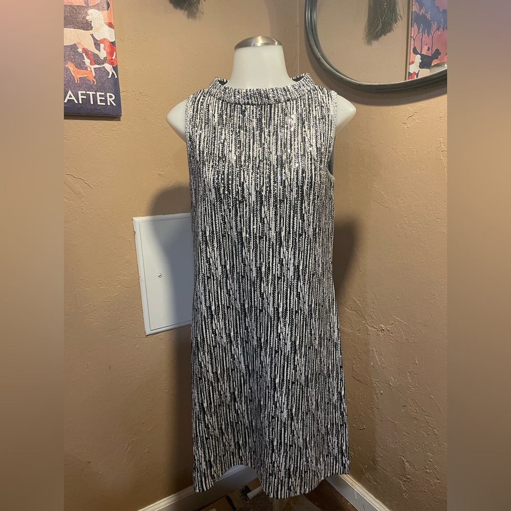 St John Evening Knit Shift Dress Black silver Sleeveless Size 6 Made USA bling